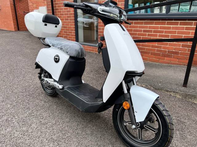 Super Soco CUX WITH TOP BOX (BRNA NEW/IN STOCK) Scooter Electric White