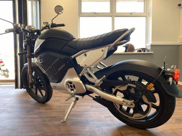 Vmoto Super Soco TC TC Max - Alloy wheel version - Classic Electric Black And White