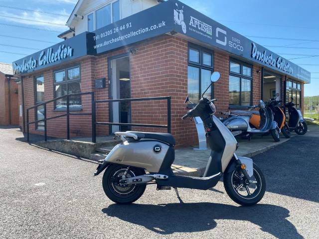 Vmoto Soco CUX Electric Moped - NEW AND UNREGISTERED Moped Electric Silver