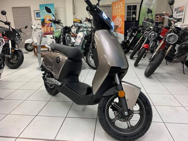 Vmoto Soco CUX Electric Moped - NEW AND UNREGISTERED Moped Electric Silver