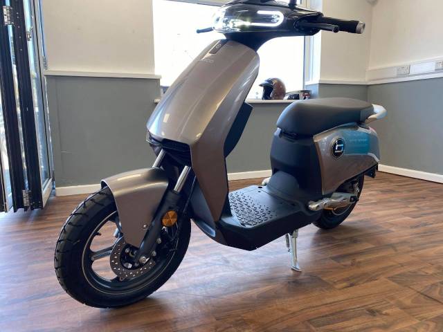 Vmoto Soco CUX Electric Moped - NEW AND UNREGISTERED Moped Electric Silver