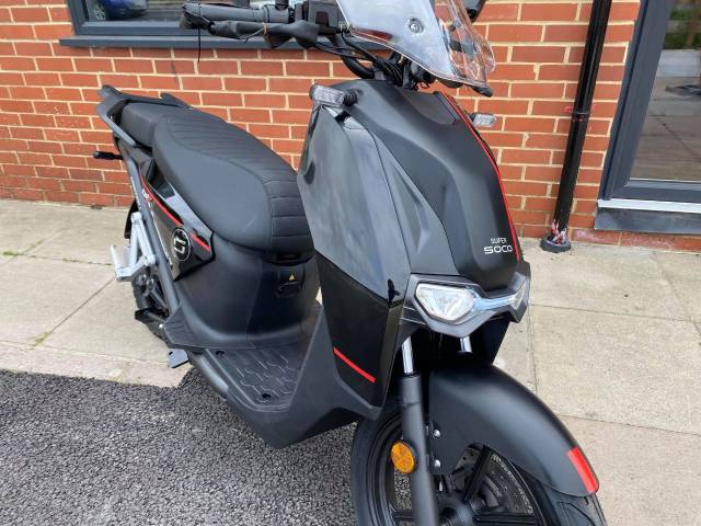 Vmoto Soco CPx - 125cc Equivalent Electric Scooter Scooter Electric Black