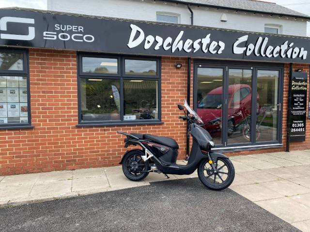 Vmoto Soco CPx - 125cc Equivalent Electric Scooter Scooter Electric Black