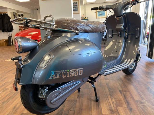 Artisan EV2000R TWIN BATTERY MODEL Scooter Electric Metallic Grey