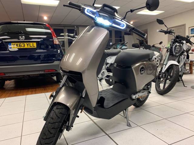 Vmoto Soco CUX Electric Moped - NEW AND UNREGISTERED Moped Electric Silver