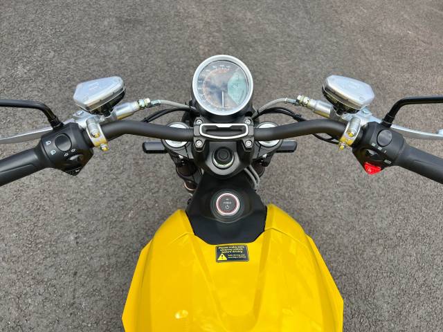 Super Soco TC MAX ELECTRIC BIKE Commuter Electric Yellow