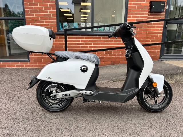 Super Soco CUX WITH TOP BOX (BRNA NEW/IN STOCK) Scooter Electric White