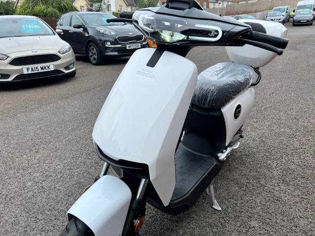 Super Soco CUX WITH TOP BOX (BRNA NEW/IN STOCK) Scooter Electric White