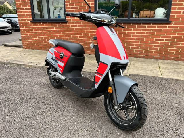 Vmoto Super Soco CUx Ducati Limited Edition Electric Scooter Scooter Electric Ducati