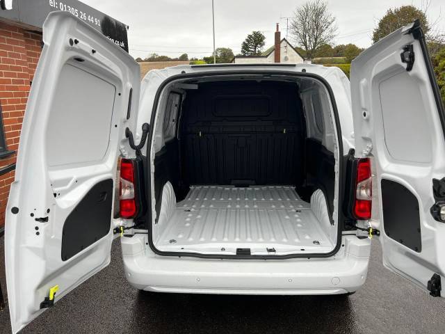 Vauxhall Combo Cargo 2300 1.5 Turbo D 100ps H1 Pro Van Van Diesel White