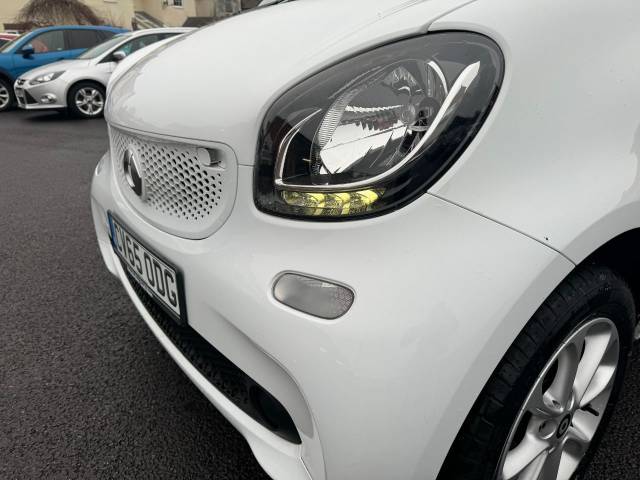 Smart Fortwo Coupe 1.0 Passion 2dr Auto Coupe Petrol White