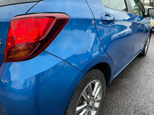 Toyota Yaris 1.33 VVT-i Icon 5dr Hatchback Petrol Blue