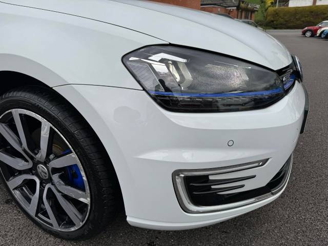 Volkswagen Golf 1.4 TSI GTE 5dr DSG Hatchback Petrol / Electric Hybrid White