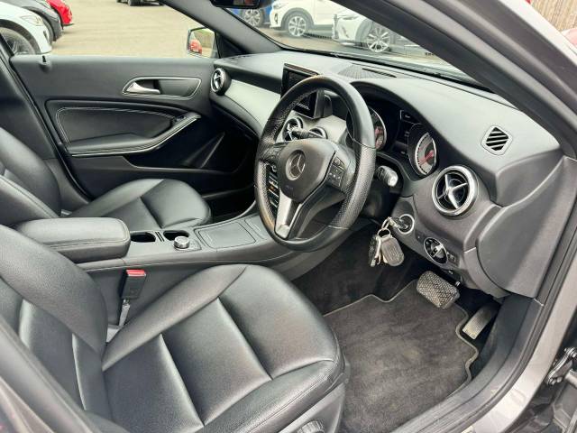 Mercedes-Benz GLA 2.1 GLA 220 CDI 4Matic SE 5dr Auto [Executive] Estate Diesel Grey