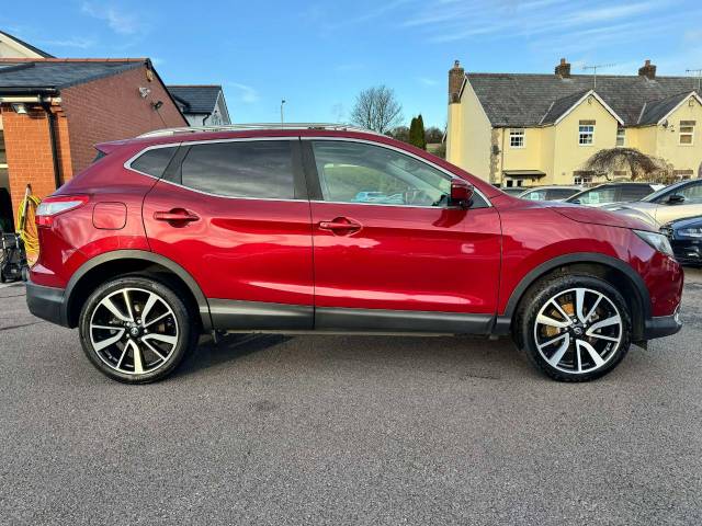 Nissan Qashqai 1.2 DiG-T Tekna [Non-Panoramic] 5dr Xtronic Hatchback Petrol Red