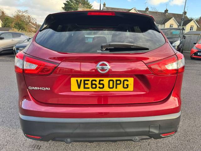 Nissan Qashqai 1.2 DiG-T Tekna [Non-Panoramic] 5dr Xtronic Hatchback Petrol Red