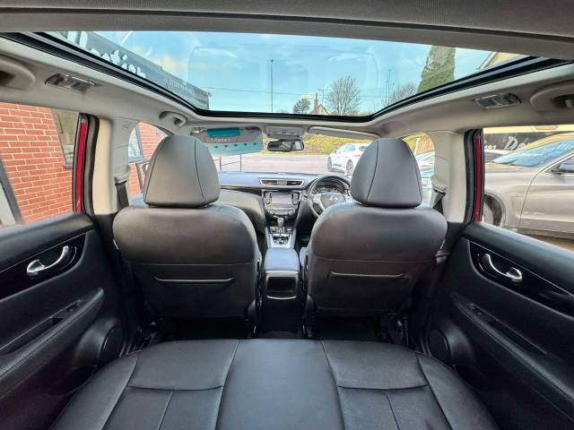 Nissan Qashqai 1.2 DiG-T Tekna [Non-Panoramic] 5dr Xtronic Hatchback Petrol Red