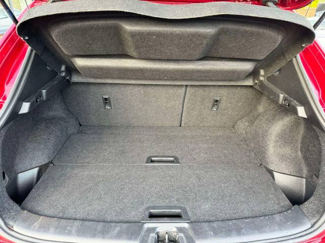Nissan Qashqai 1.2 DiG-T Tekna [Non-Panoramic] 5dr Xtronic Hatchback Petrol Red