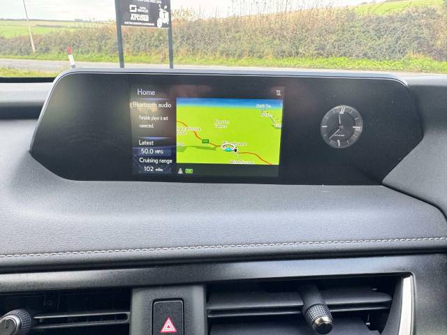 Lexus Ux 250h 2.0 5dr CVT (SATELLITE NAVIGATION) Estate Petrol / Electric Hybrid Black