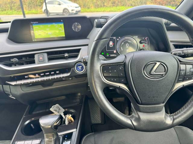 Lexus Ux 250h 2.0 5dr CVT (SATELLITE NAVIGATION) Estate Petrol / Electric Hybrid Black