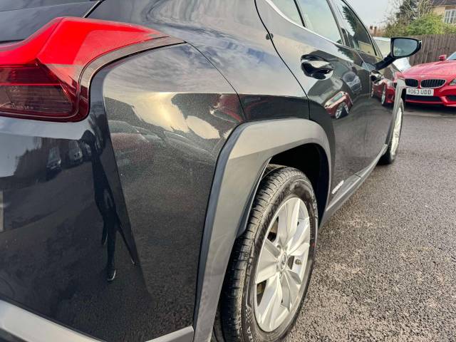Lexus Ux 250h 2.0 5dr CVT (SATELLITE NAVIGATION) Estate Petrol / Electric Hybrid Black