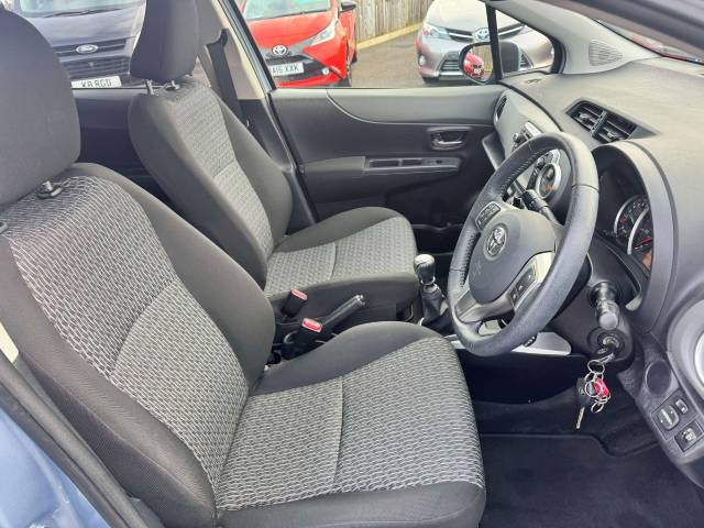 Toyota Yaris 1.33 VVT-i Icon+ 5dr Hatchback Petrol Blue