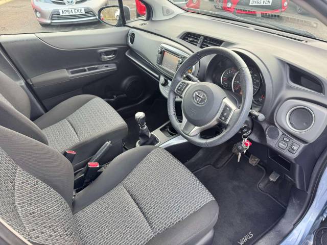 Toyota Yaris 1.33 VVT-i Icon+ 5dr Hatchback Petrol Blue