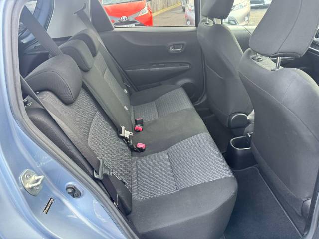 Toyota Yaris 1.33 VVT-i Icon+ 5dr Hatchback Petrol Blue