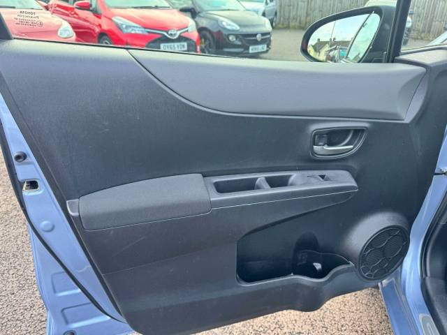 Toyota Yaris 1.33 VVT-i Icon+ 5dr Hatchback Petrol Blue