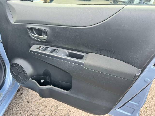 Toyota Yaris 1.33 VVT-i Icon+ 5dr Hatchback Petrol Blue