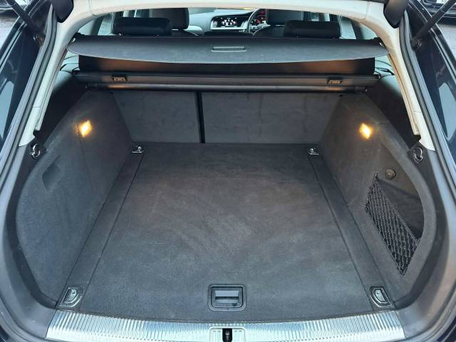 Audi A4 2.0 TDI 177 SE Technik 5dr Multitronic Estate Diesel Blue