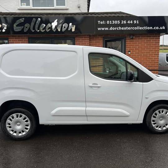 Vauxhall Combo Cargo 2300 1.5 Turbo D 100ps H1 Pro Van Panel Van Diesel White