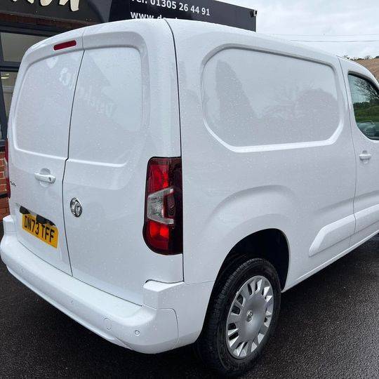 Vauxhall Combo Cargo 2300 1.5 Turbo D 100ps H1 Pro Van Panel Van Diesel White