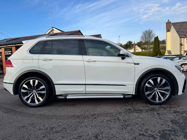Volkswagen Tiguan 2.0 TDi (150) BlueMotion Tech R-Line 5dr Estate Diesel White