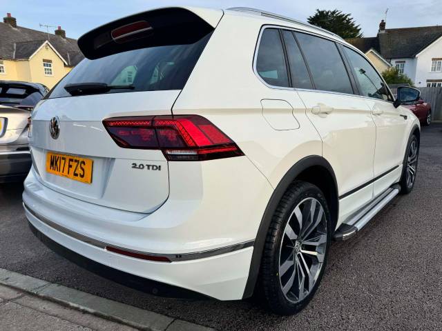 Volkswagen Tiguan 2.0 TDi (150) BlueMotion Tech R-Line 5dr Estate Diesel White