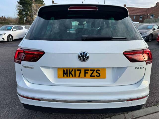 Volkswagen Tiguan 2.0 TDi (150) BlueMotion Tech R-Line 5dr Estate Diesel White