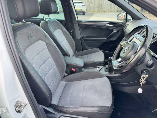 Volkswagen Tiguan 2.0 TDi (150) BlueMotion Tech R-Line 5dr Estate Diesel White