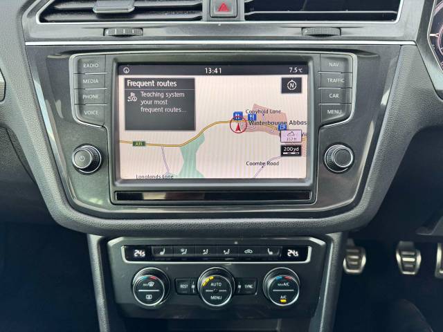 Volkswagen Tiguan 2.0 TDi (150) BlueMotion Tech R-Line 5dr Estate Diesel White