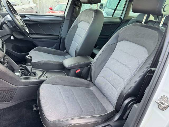 Volkswagen Tiguan 2.0 TDi (150) BlueMotion Tech R-Line 5dr Estate Diesel White