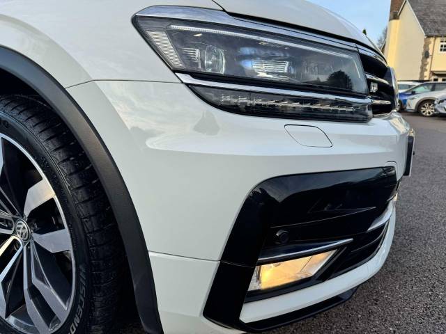 Volkswagen Tiguan 2.0 TDi (150) BlueMotion Tech R-Line 5dr Estate Diesel White