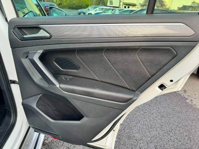 Volkswagen Tiguan 2.0 TDi (150) BlueMotion Tech R-Line 5dr Estate Diesel White