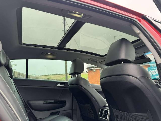 Kia Sportage 1.6 CRDi 48V ISG 4 5dr DCT Auto Estate Diesel Red