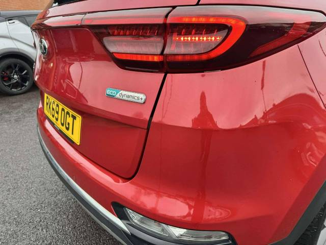 Kia Sportage 1.6 CRDi 48V ISG 4 5dr DCT Auto Estate Diesel Red