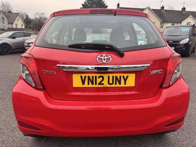 Toyota Yaris 1.33 VVT-i T Spirit 5dr Hatchback Petrol Red