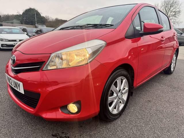 Toyota Yaris 1.33 VVT-i T Spirit 5dr Hatchback Petrol Red