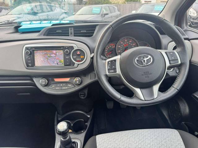 Toyota Yaris 1.33 VVT-i T Spirit 5dr Hatchback Petrol Red