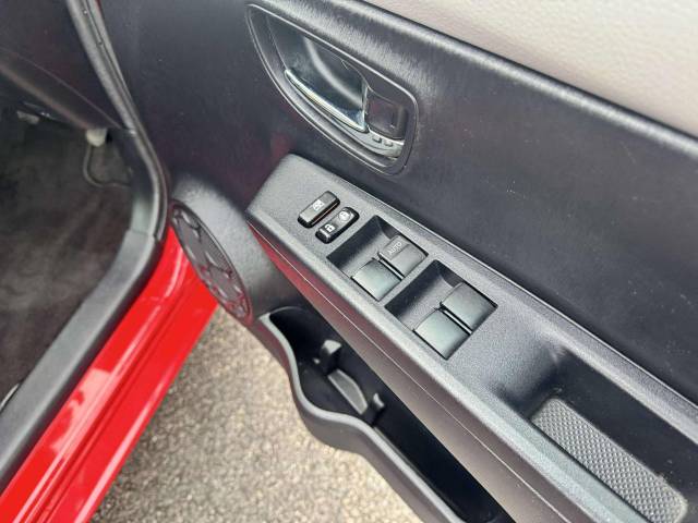 Toyota Yaris 1.33 VVT-i T Spirit 5dr Hatchback Petrol Red