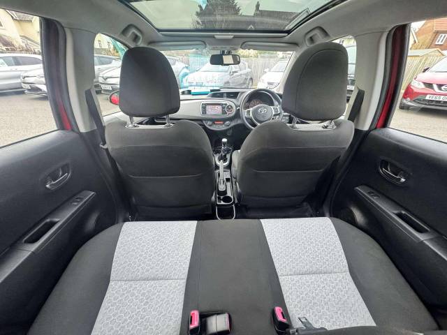 Toyota Yaris 1.33 VVT-i T Spirit 5dr Hatchback Petrol Red