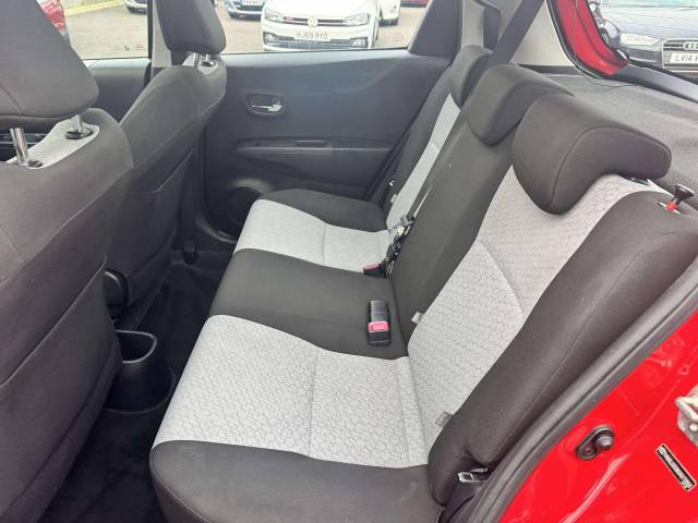Toyota Yaris 1.33 VVT-i T Spirit 5dr Hatchback Petrol Red