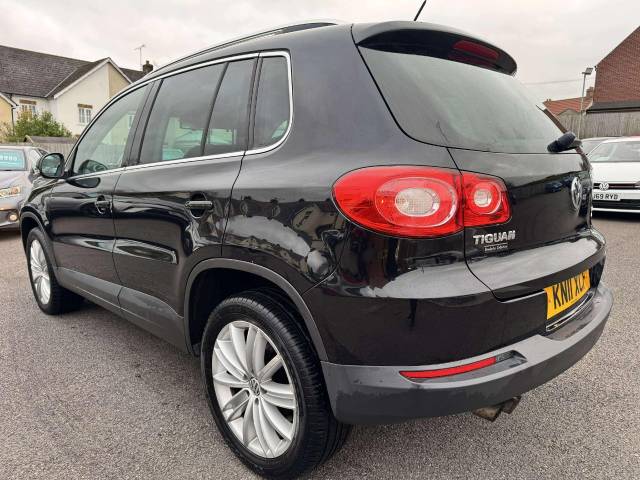 Volkswagen Tiguan 2.0 TDi Sport 4Motion 5dr Estate Diesel Black
